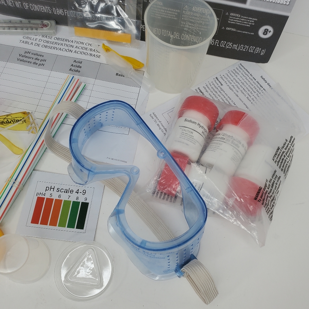 22‎ Pc. EduScience Wacky Lab Kids Intro Chemistry Interactive Set Incomplete - Picture 4 of 5